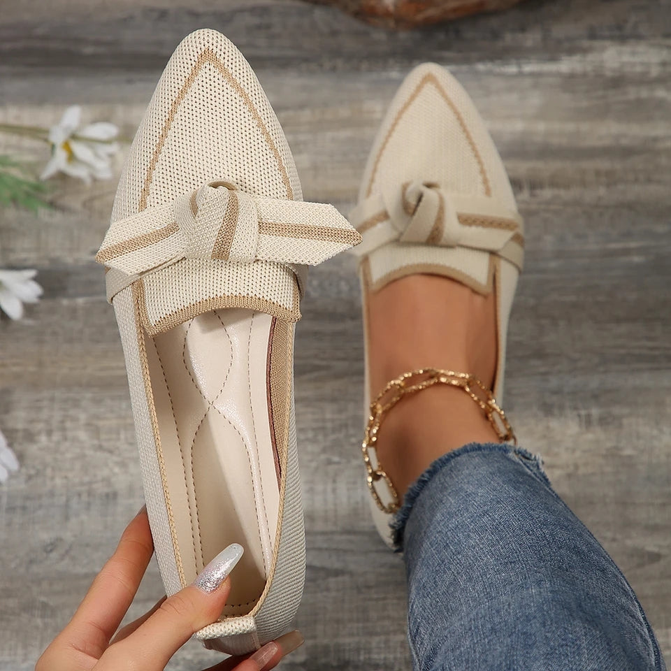 Charming Knot Pointed Flats