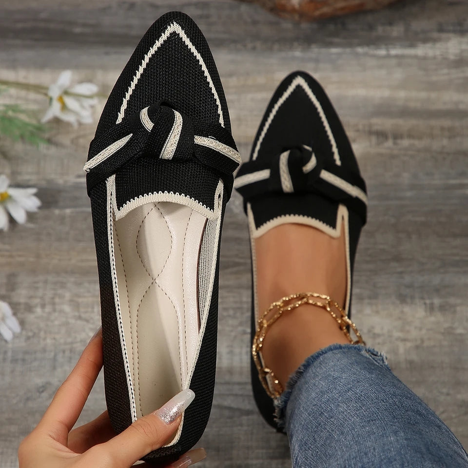 Charming Knot Pointed Flats