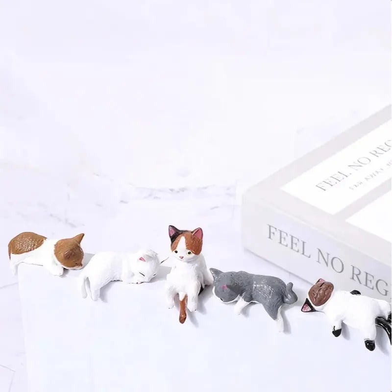 ⏰LAST DAY 49% OFF🔥 Hand-Painted Mini Cat Desk Figurines – Set of 5 Cute Cartoon Kitty Companions